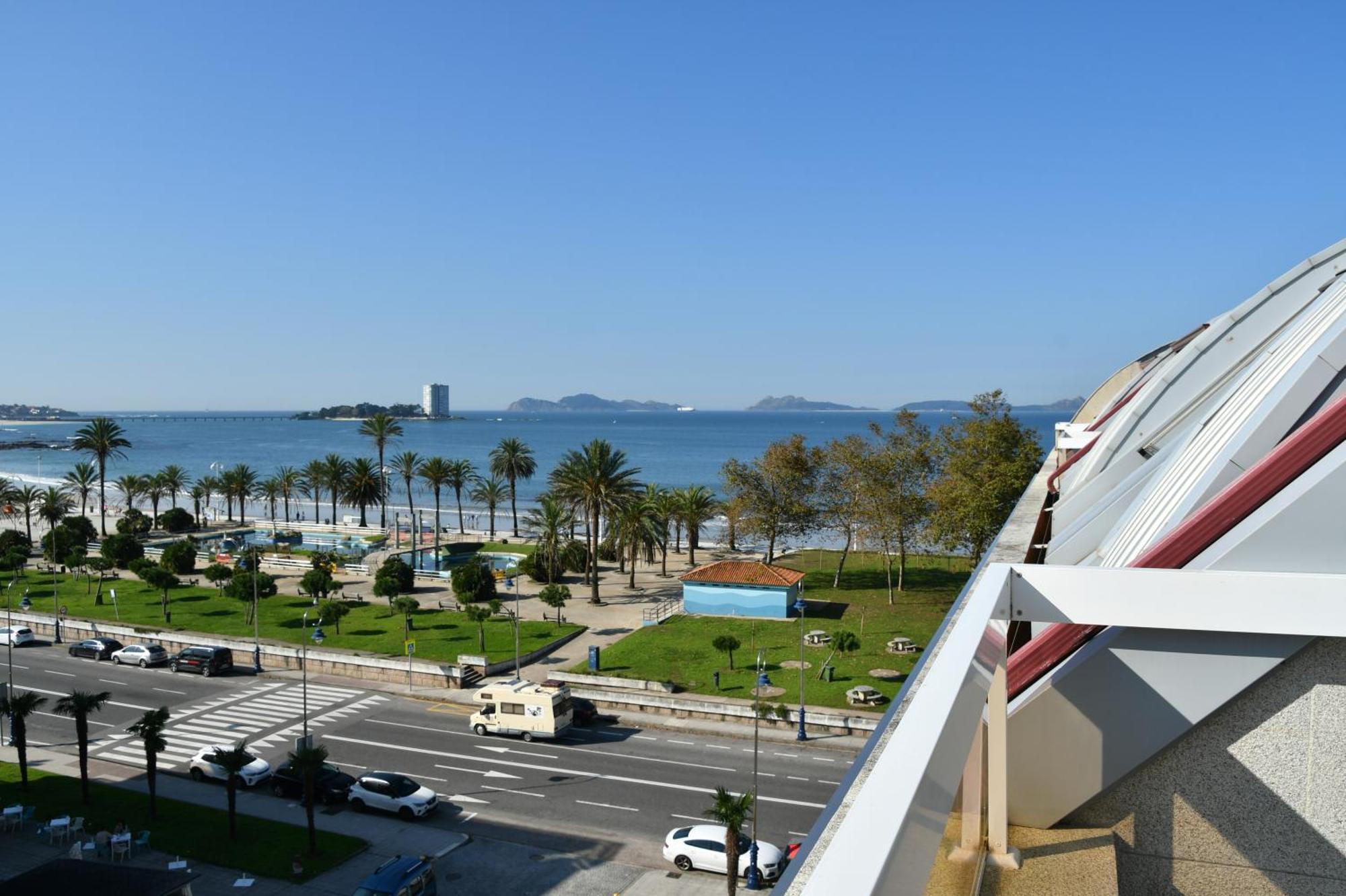 Primera Linea De Playa Samil Costa Con Garaje Incluido Vigo Dış mekan fotoğraf