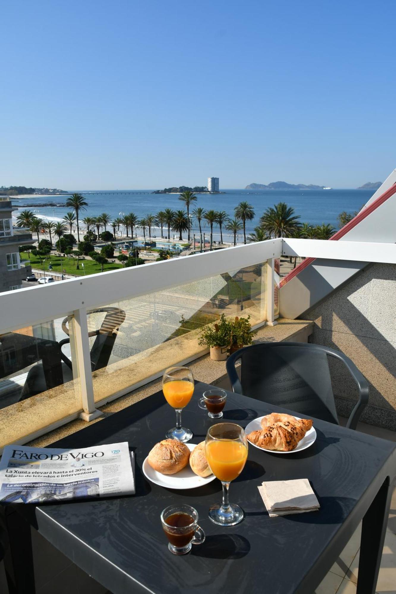 Primera Linea De Playa Samil Costa Con Garaje Incluido Vigo Dış mekan fotoğraf