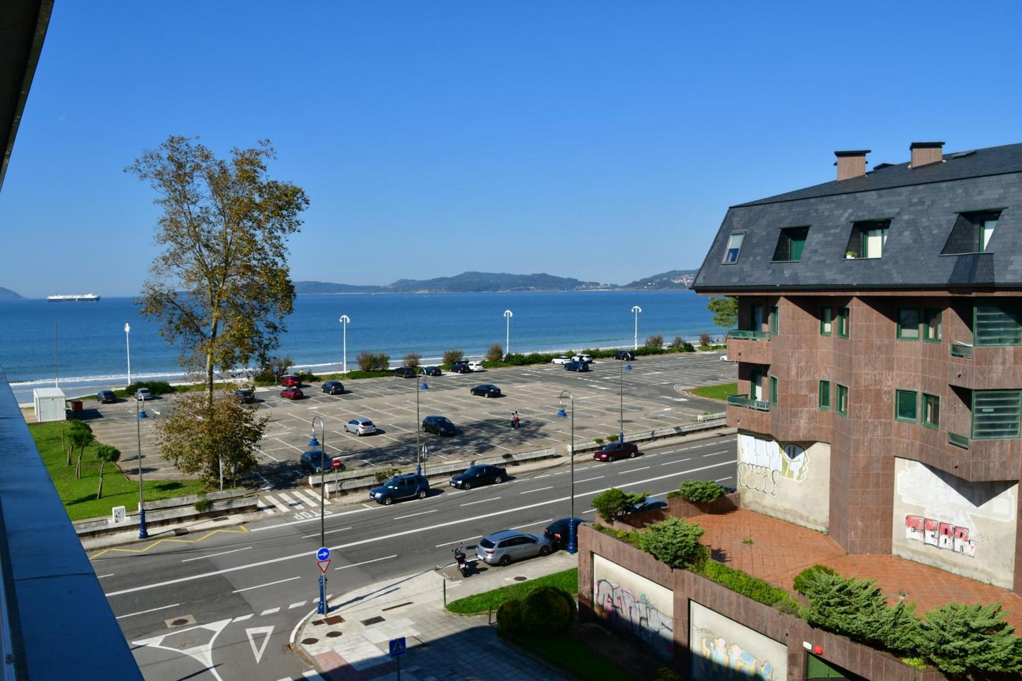 Primera Linea De Playa Samil Costa Con Garaje Incluido Vigo Dış mekan fotoğraf