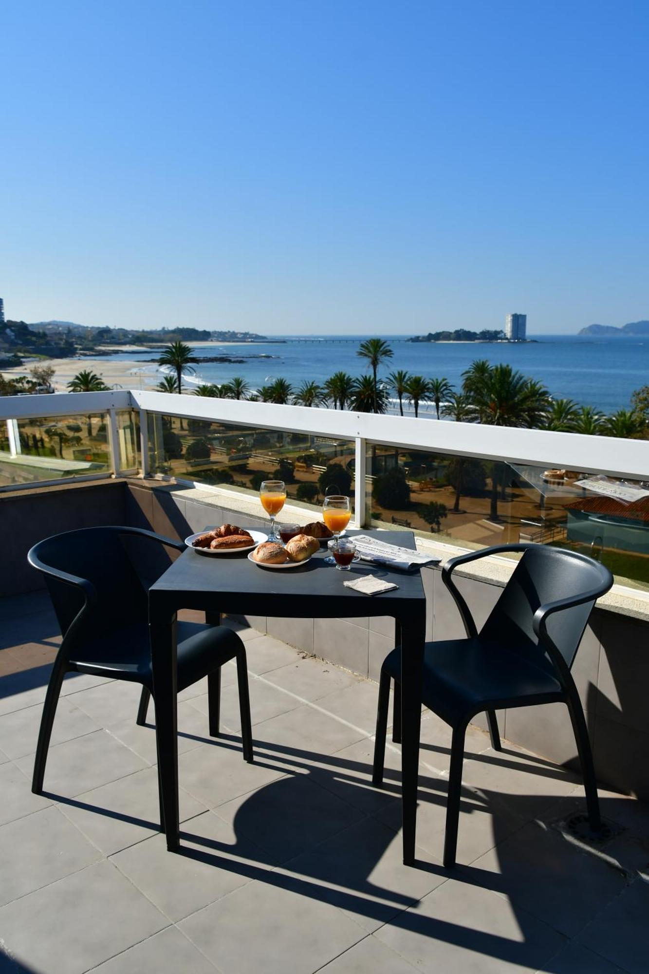Primera Linea De Playa Samil Costa Con Garaje Incluido Vigo Dış mekan fotoğraf
